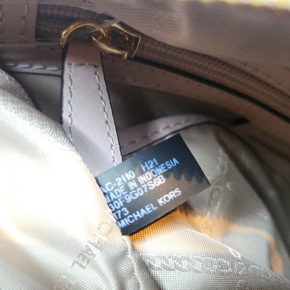 🌺MICHAEL KORS🌺 Bedford Legacy MD Duffle Sarchel/Shoulder Bag  & Trifold wallet - Picture 10 of 15